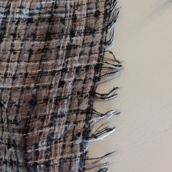 Wrap~ black and white acrylic plaid - Picture 4 of 4